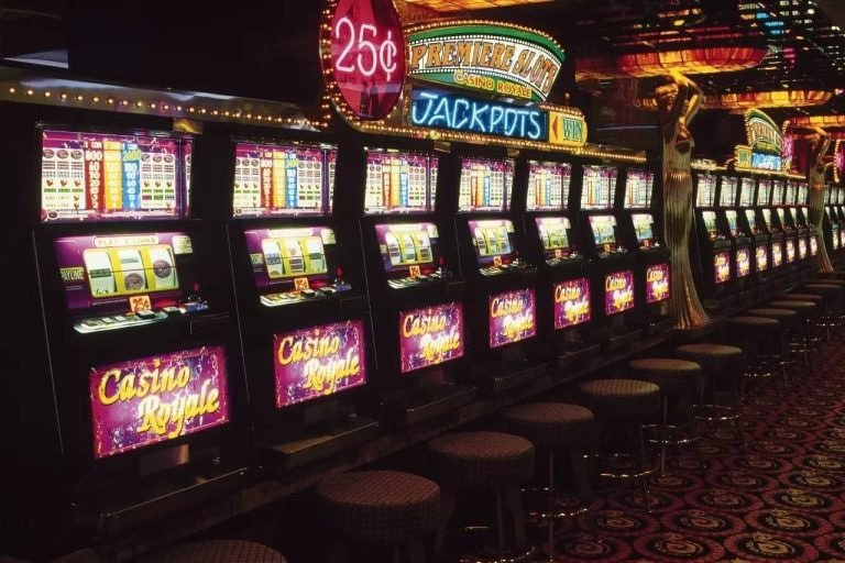 phwin VIP members enjoying exclusive wins and rewards in the Philippines
